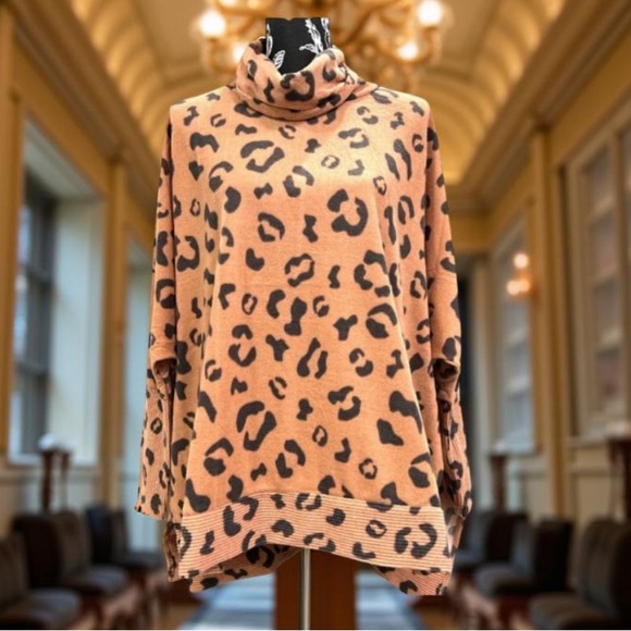 Simply Southern Animals print turtleneck/ cowl neck one size fits most NWT - Picture 5 of 13